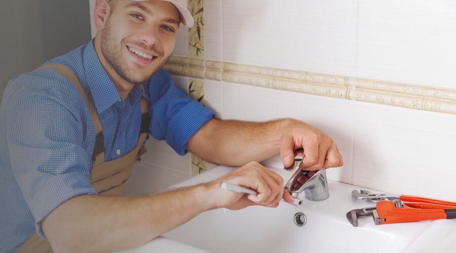 Handle or spout repair in Tampa, FL